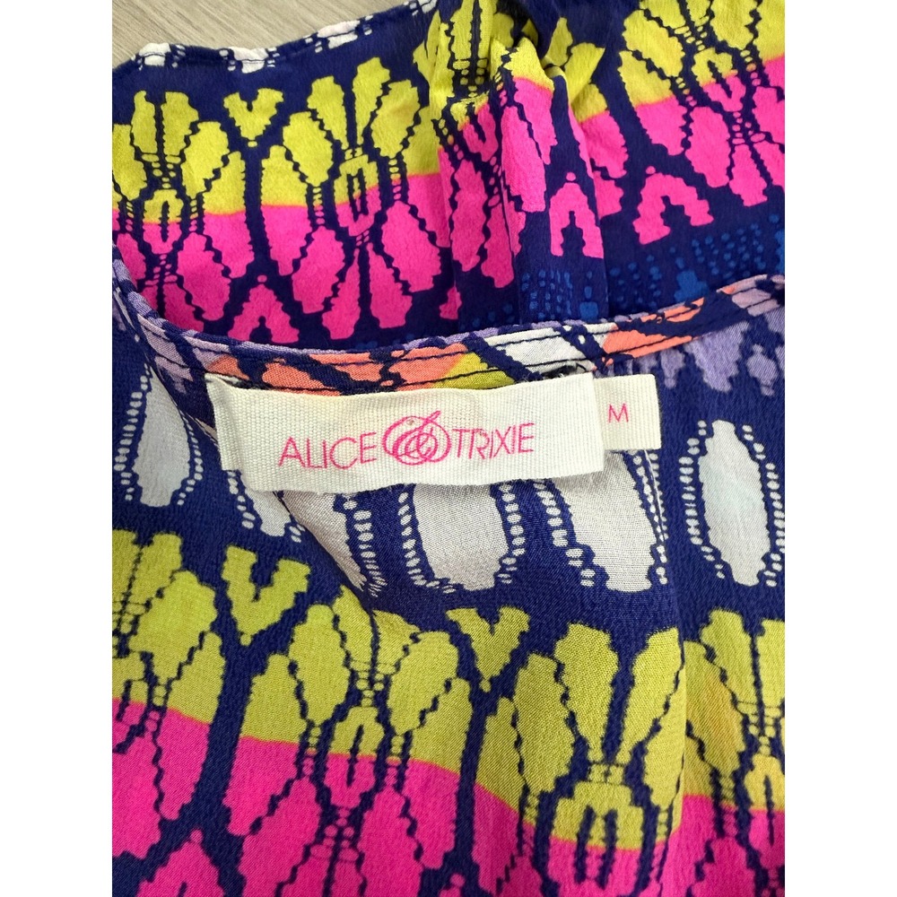 Alice & Trixie Geometric Print Bell Sleeve Boho Blouse‎ Womens Silk Size M - Picture 9 of 9